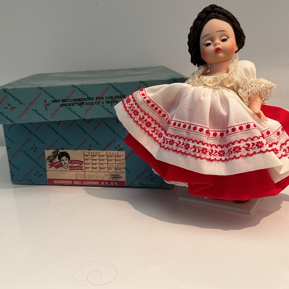 MADAME ALEXANDER RUSSIAN DOLL WITH STAND - Picture 8 of 9